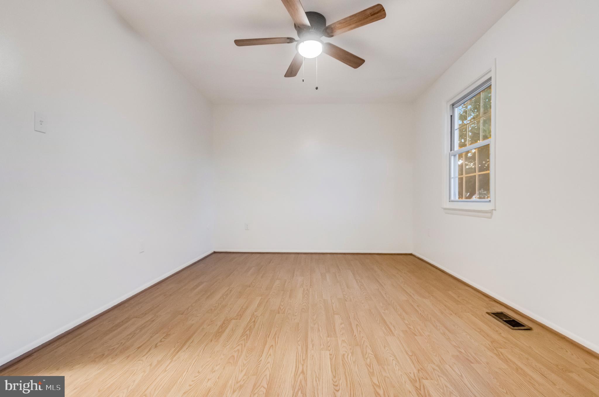 606 UNIVERSITY DRIVE