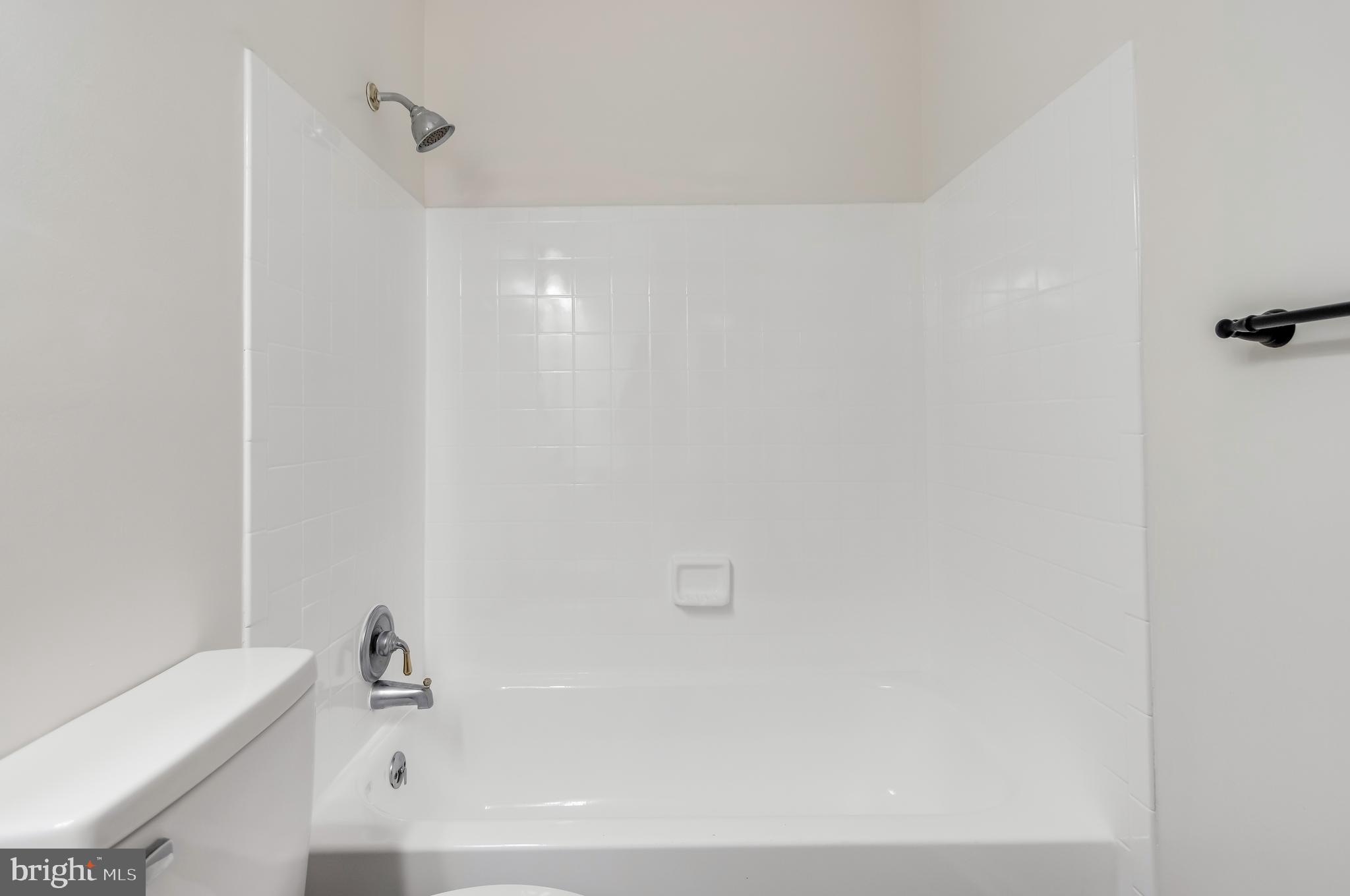 606 UNIVERSITY DRIVE