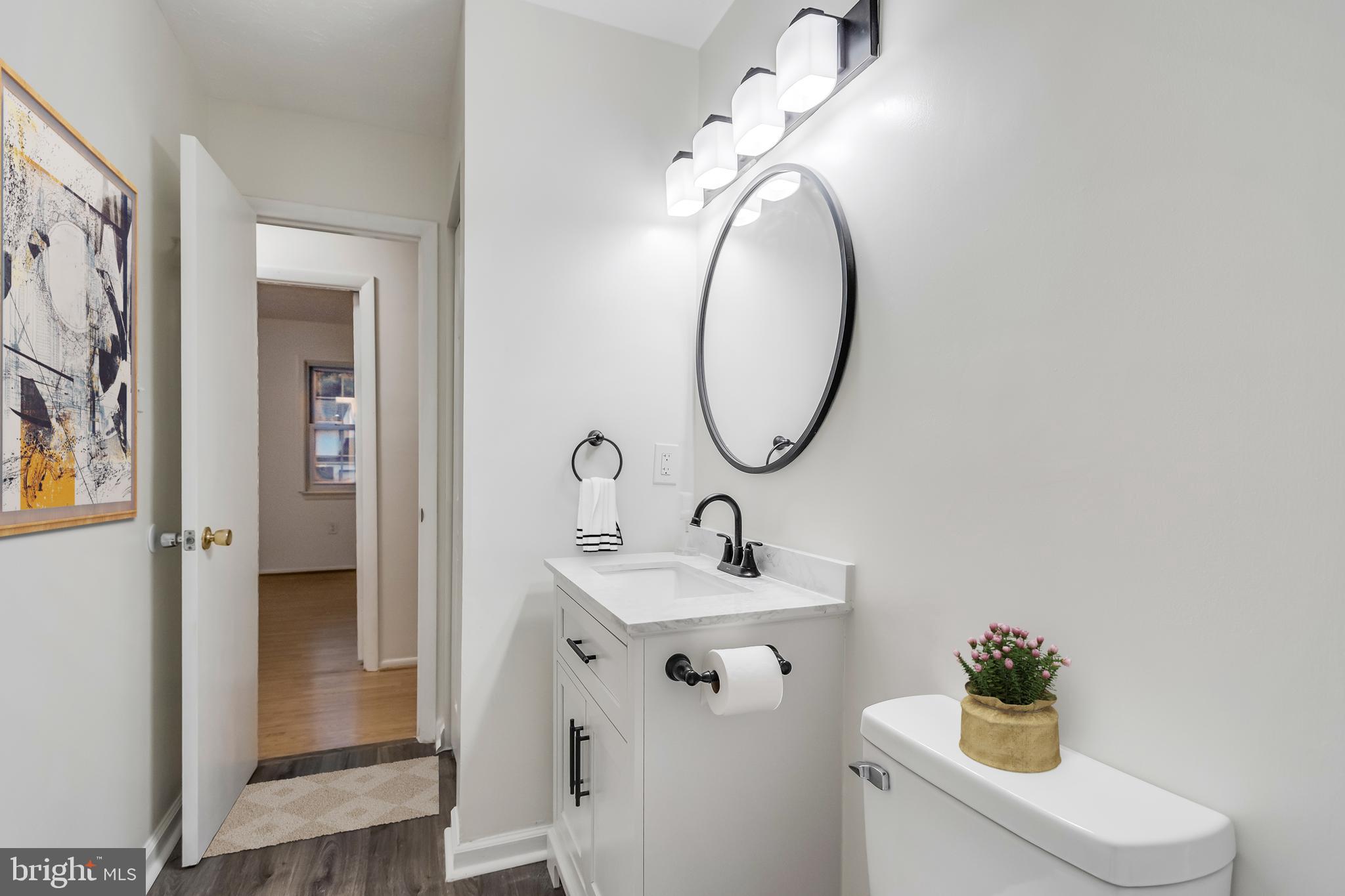 606 UNIVERSITY DRIVE