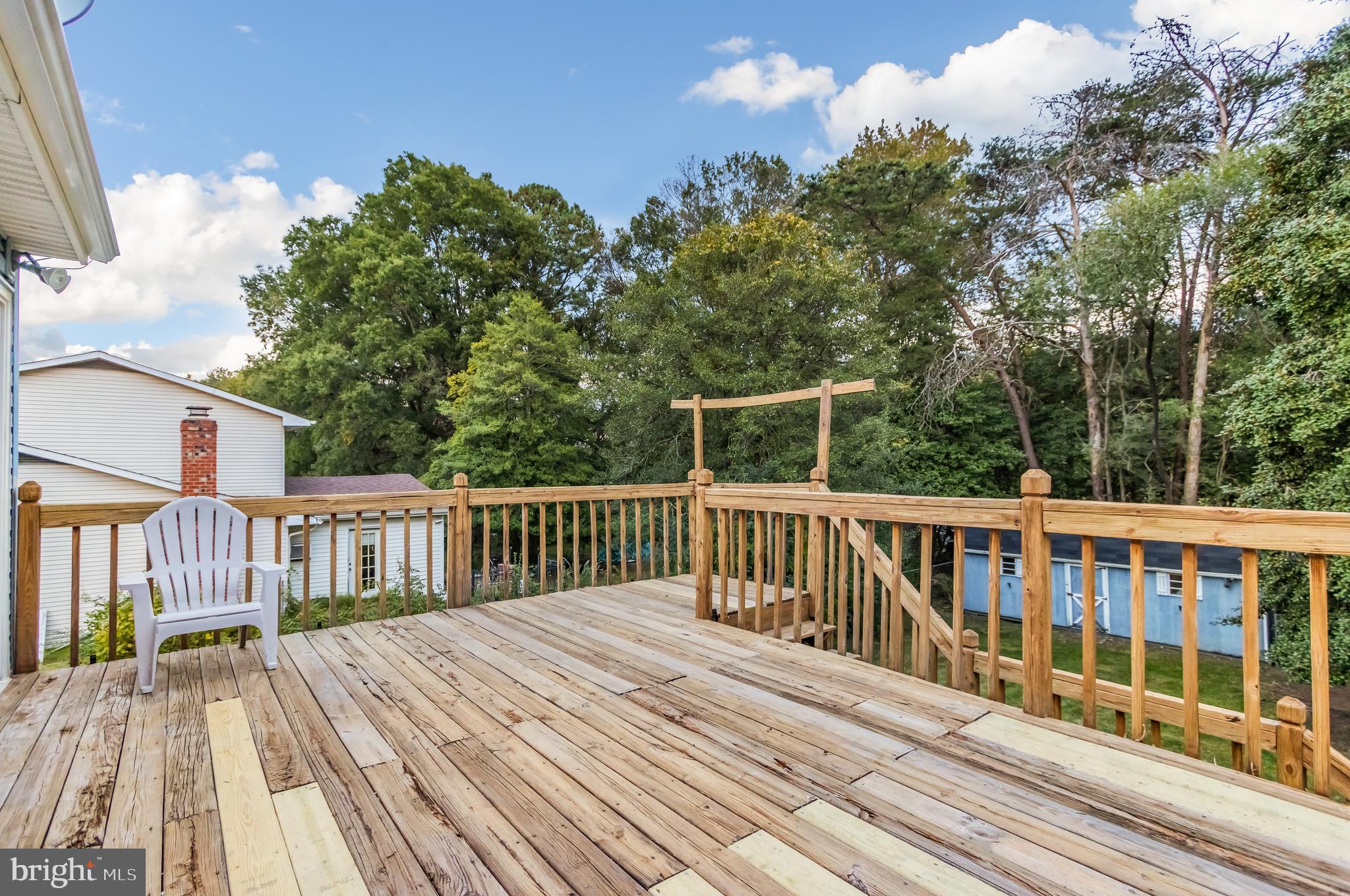 606 UNIVERSITY DRIVE