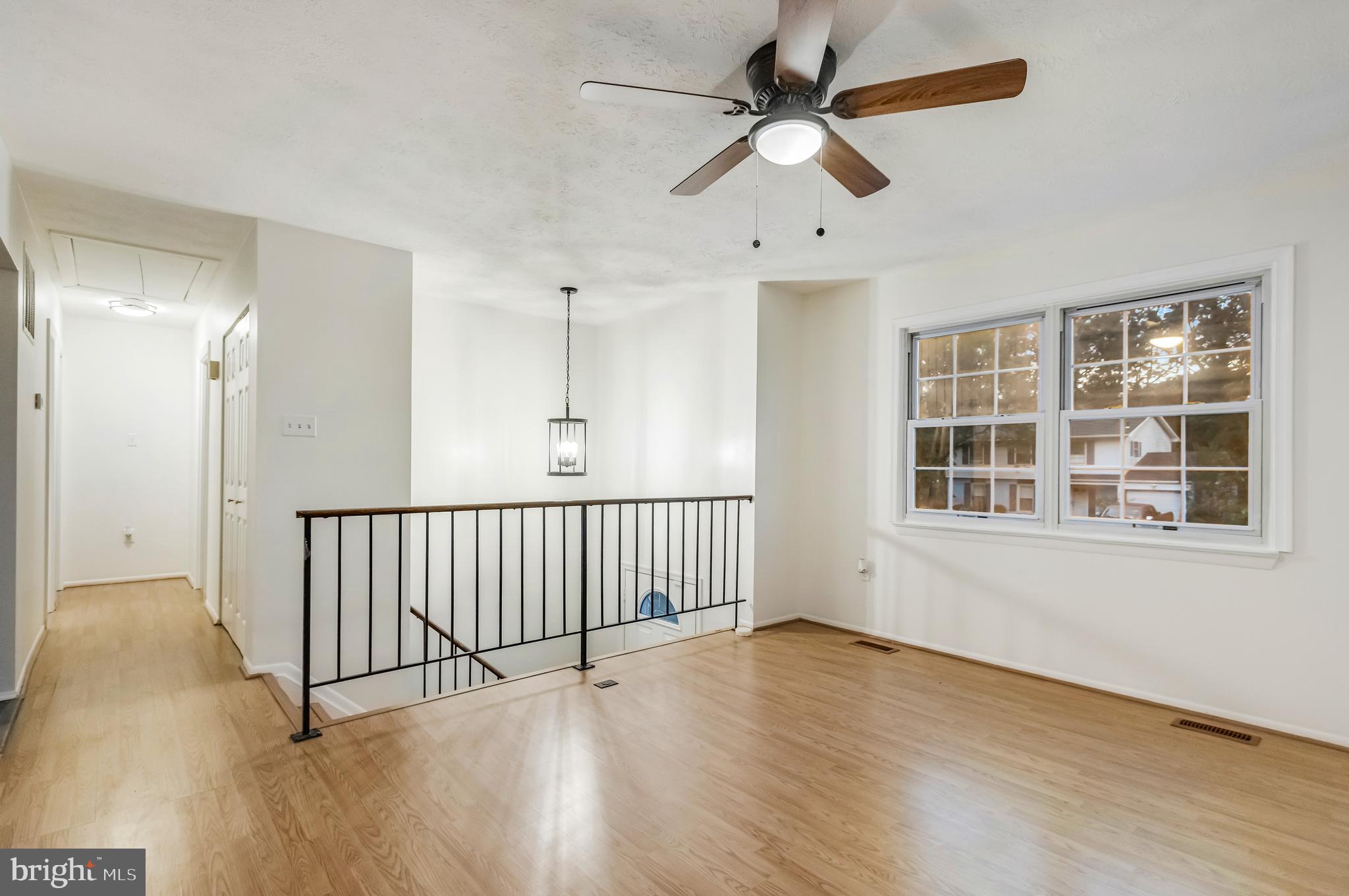 606 UNIVERSITY DRIVE