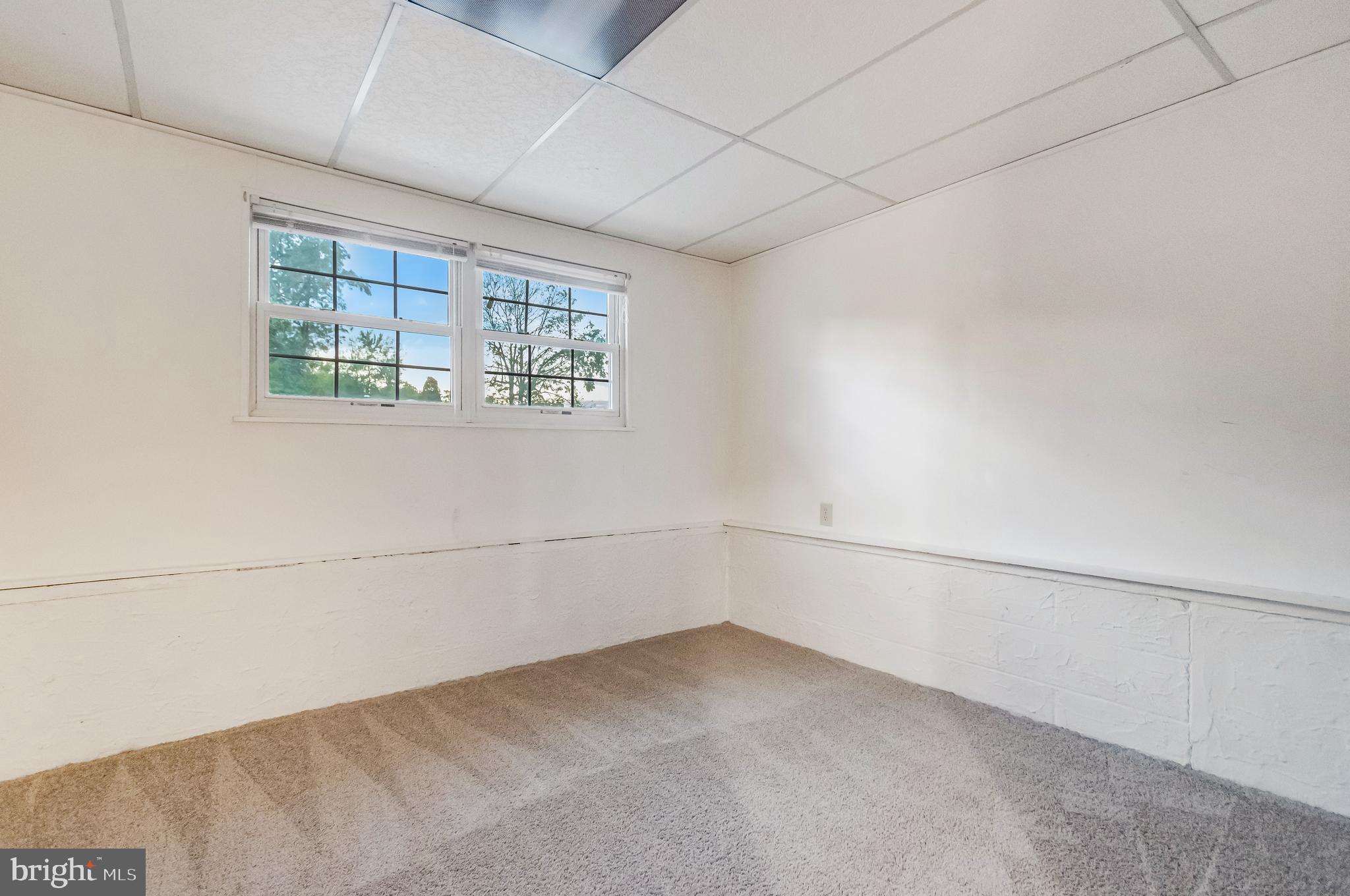 606 UNIVERSITY DRIVE