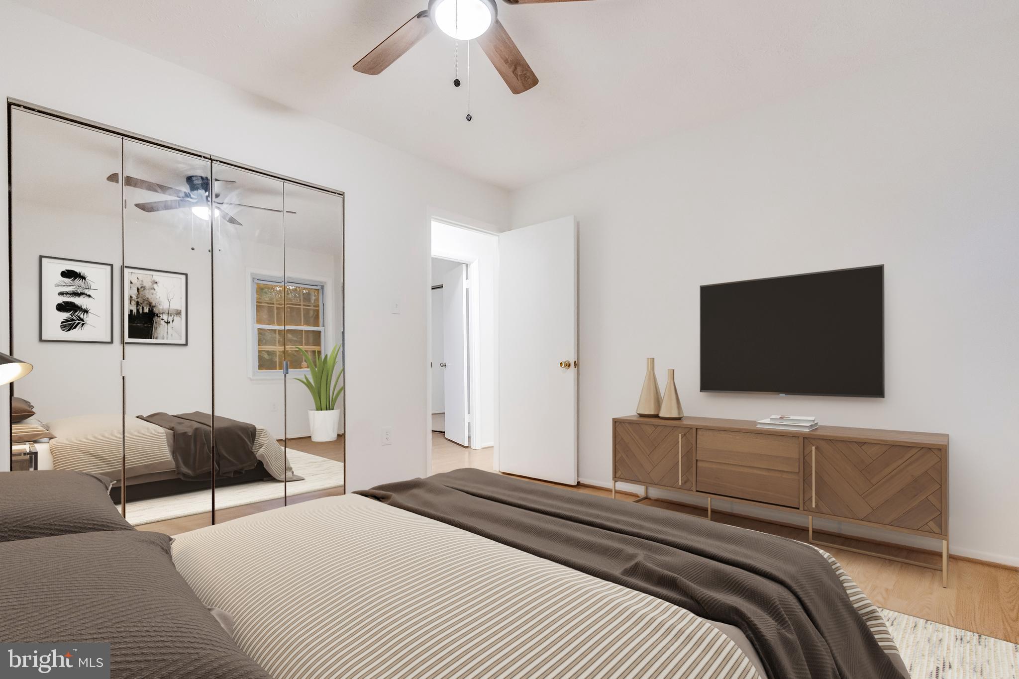 606 UNIVERSITY DRIVE