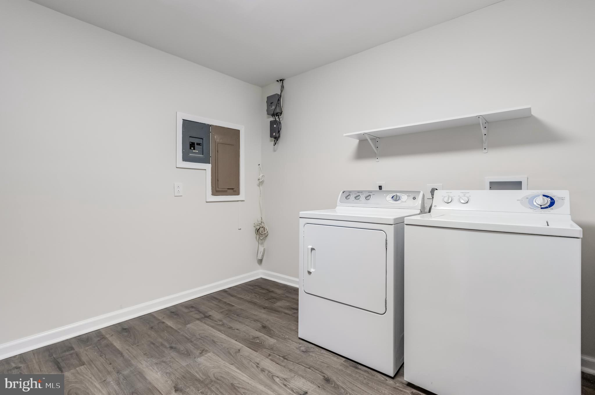 606 UNIVERSITY DRIVE