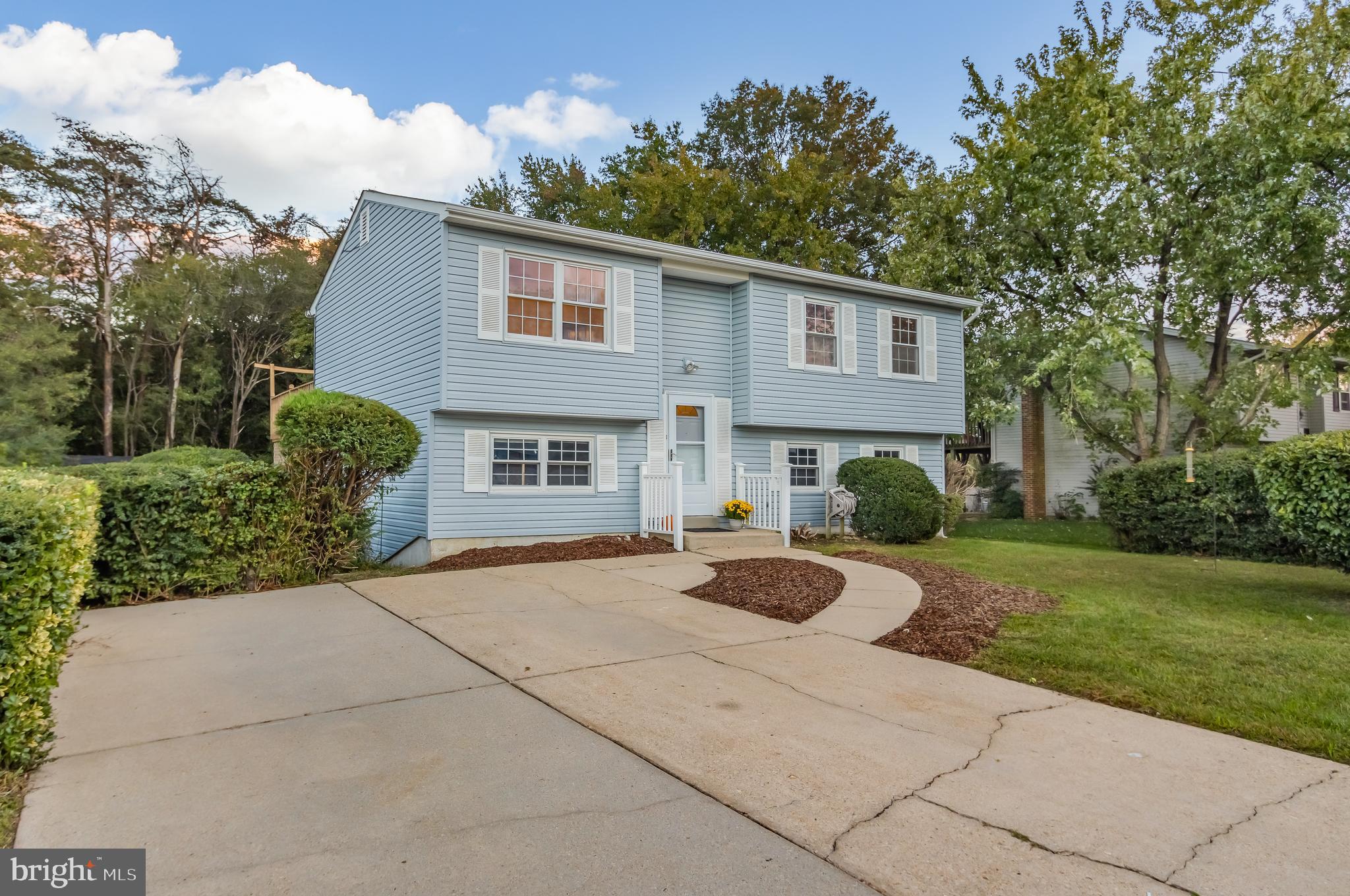 606 UNIVERSITY DRIVE