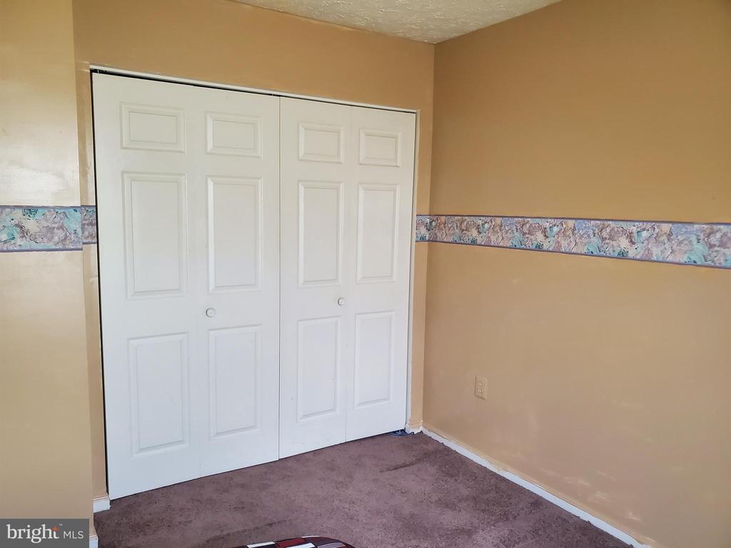 2401 SHADE OAK COURT