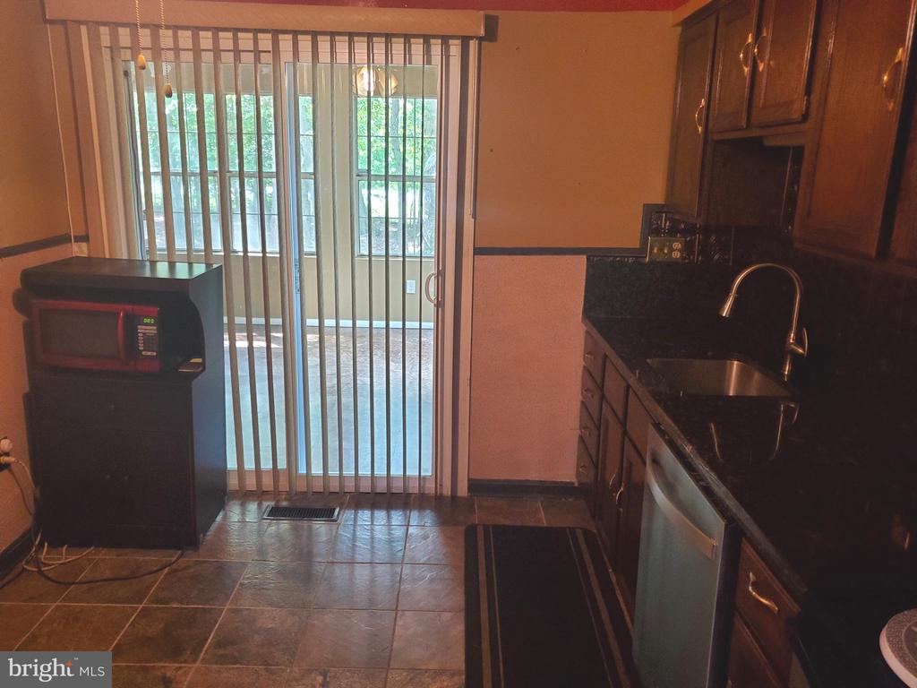 2401 SHADE OAK COURT