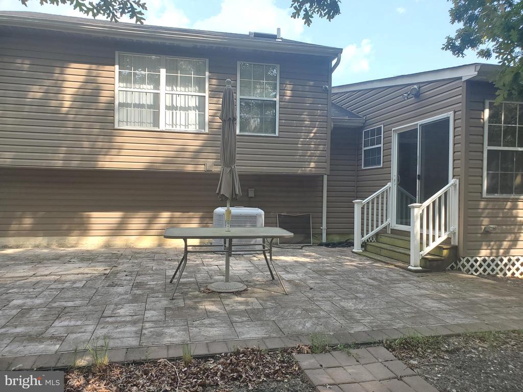 2401 SHADE OAK COURT