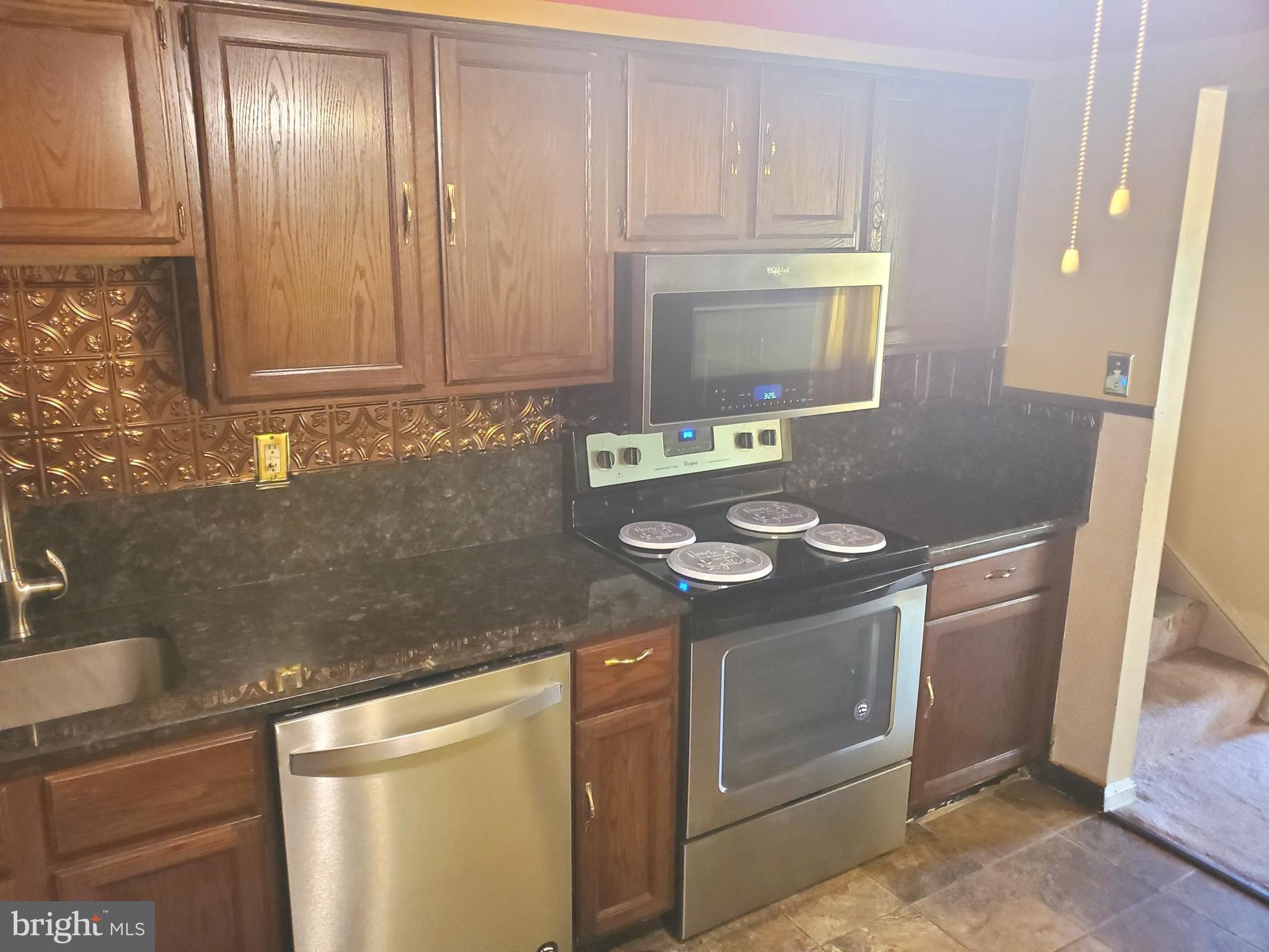 2401 SHADE OAK COURT