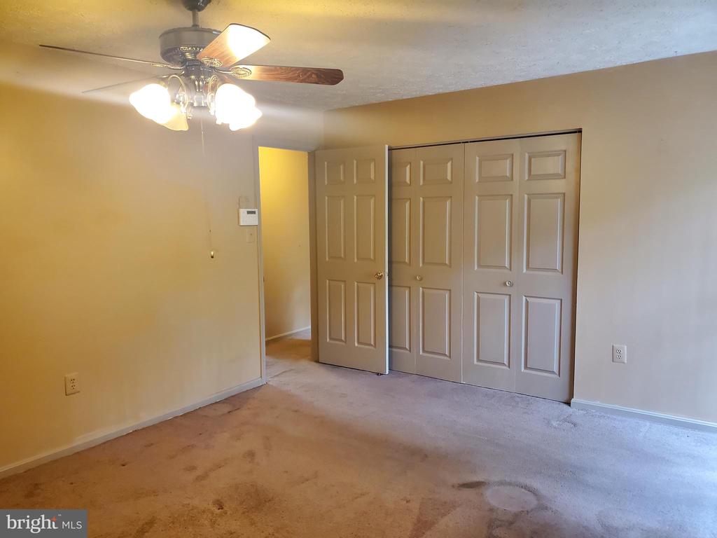 2401 SHADE OAK COURT