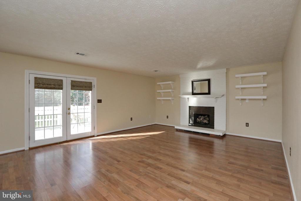 2713 BURNING OAK DRIVE