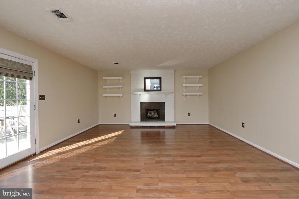 2713 BURNING OAK DRIVE