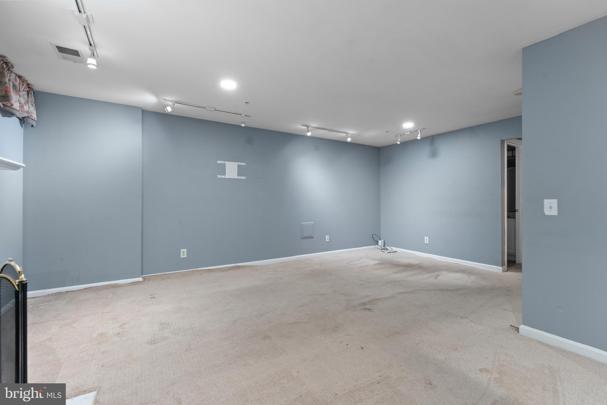 3336 FORDINGTON PLACE