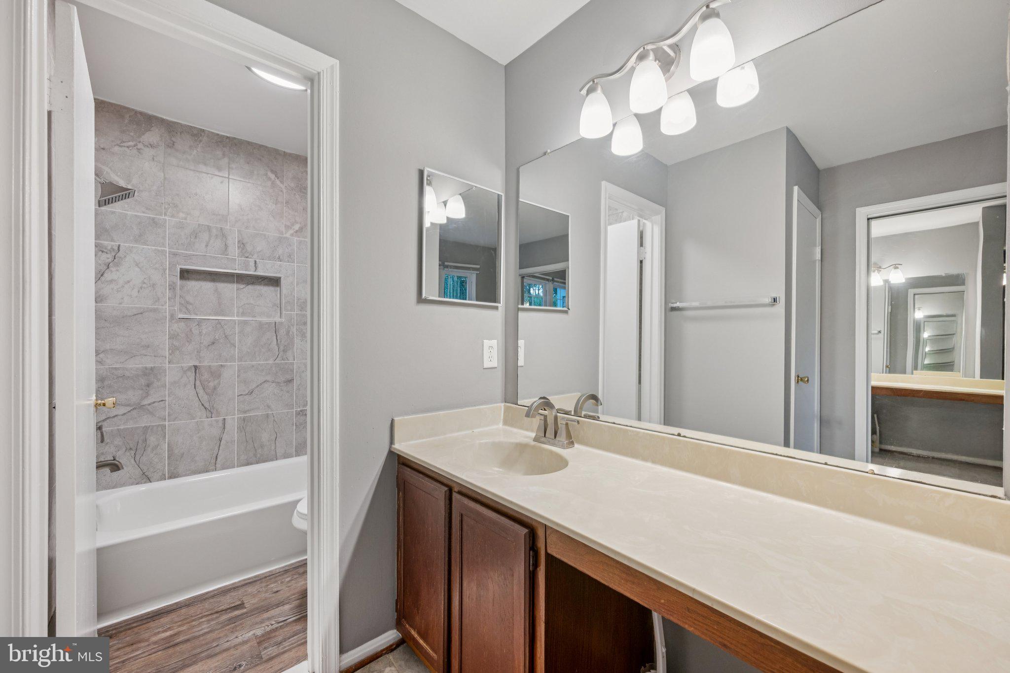 5112 BLACKSMITH COURT