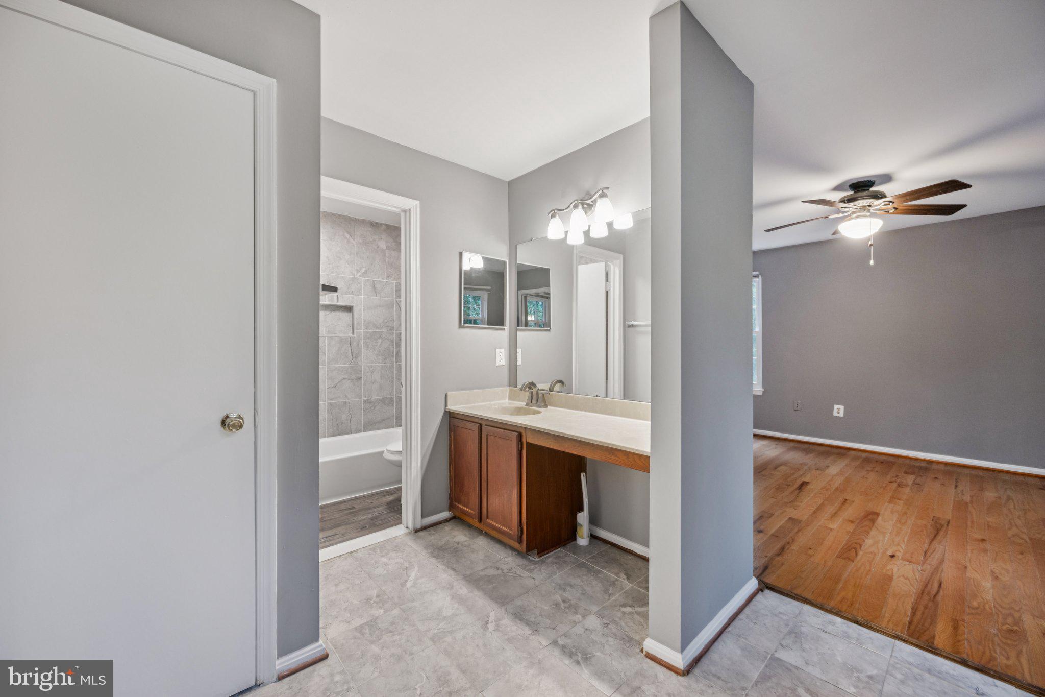 5112 BLACKSMITH COURT