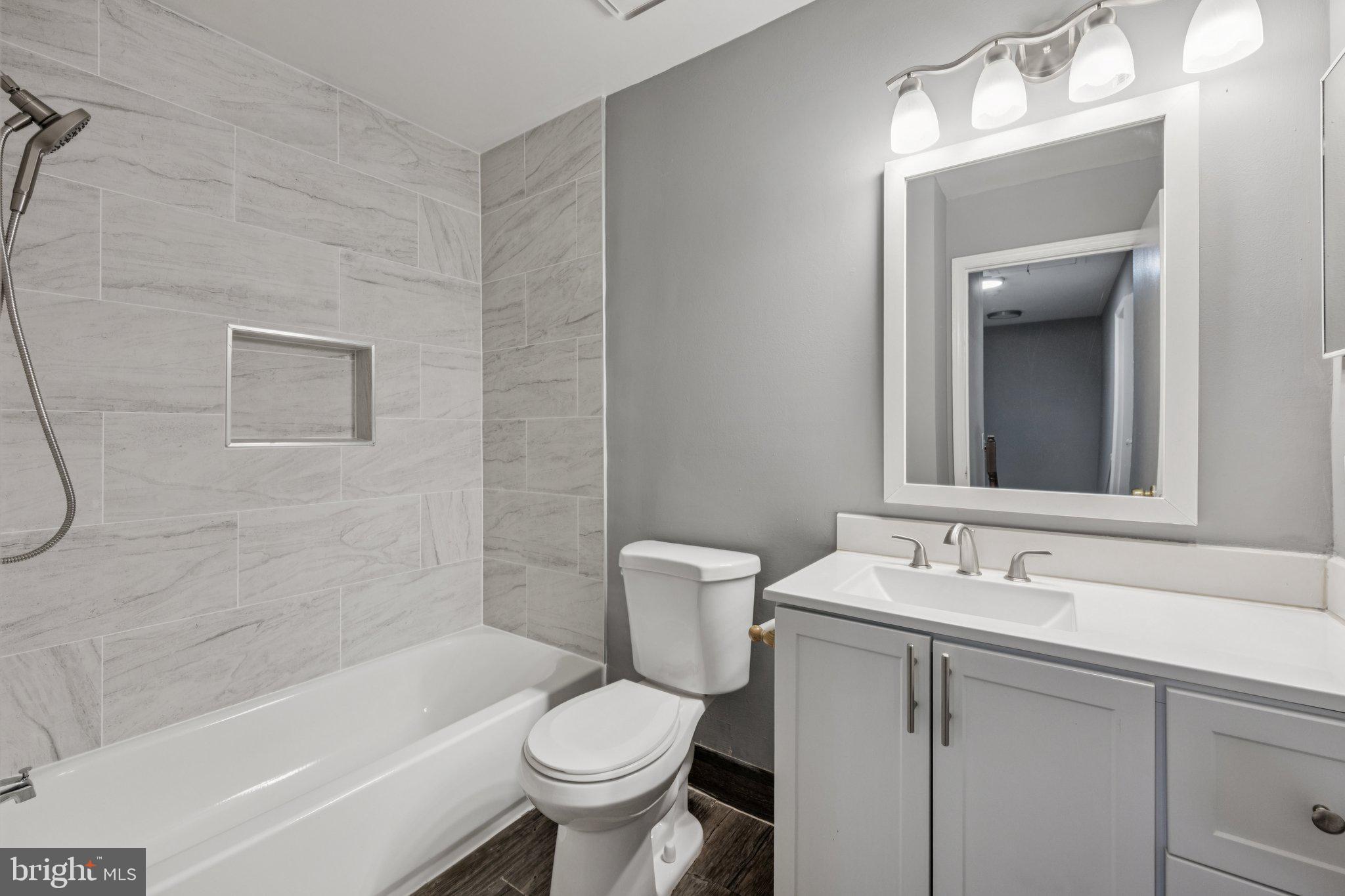 5112 BLACKSMITH COURT