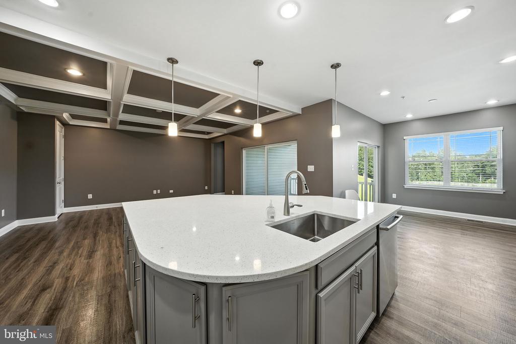 5528 OLD COLONY COURT