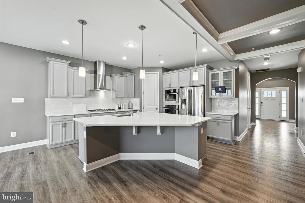 5528 OLD COLONY COURT