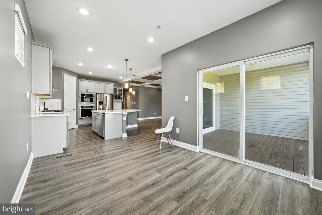 5528 OLD COLONY COURT