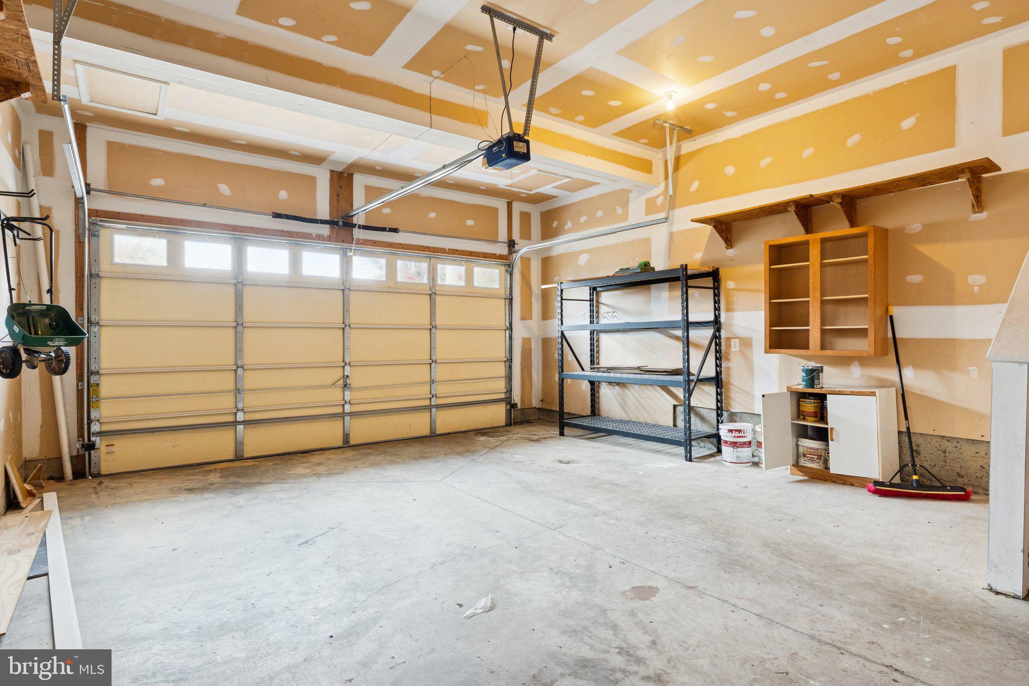 2086 DOWNSHIRE COURT