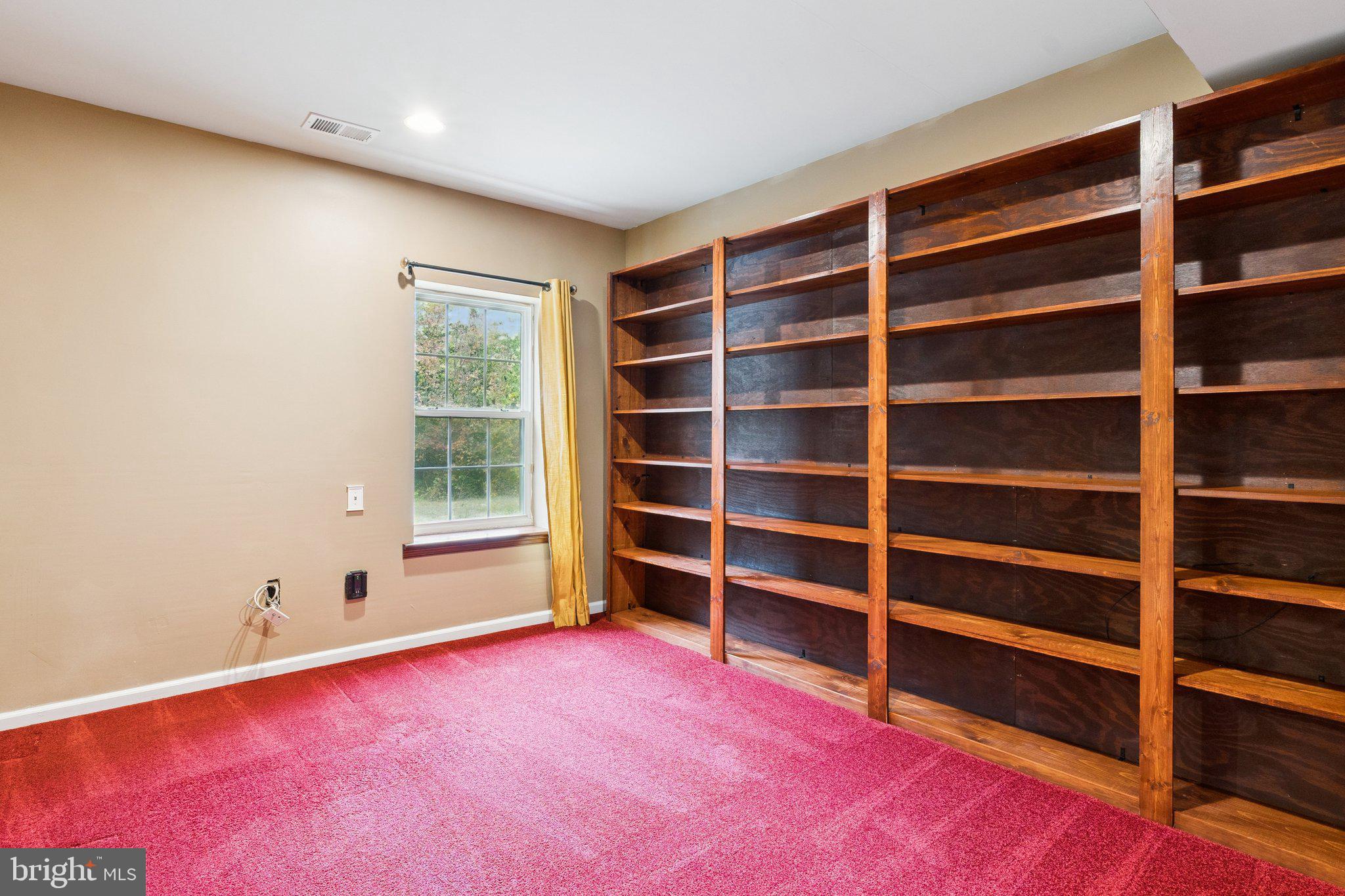 2086 DOWNSHIRE COURT