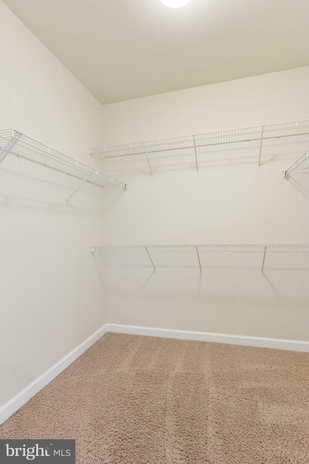 2086 DOWNSHIRE COURT