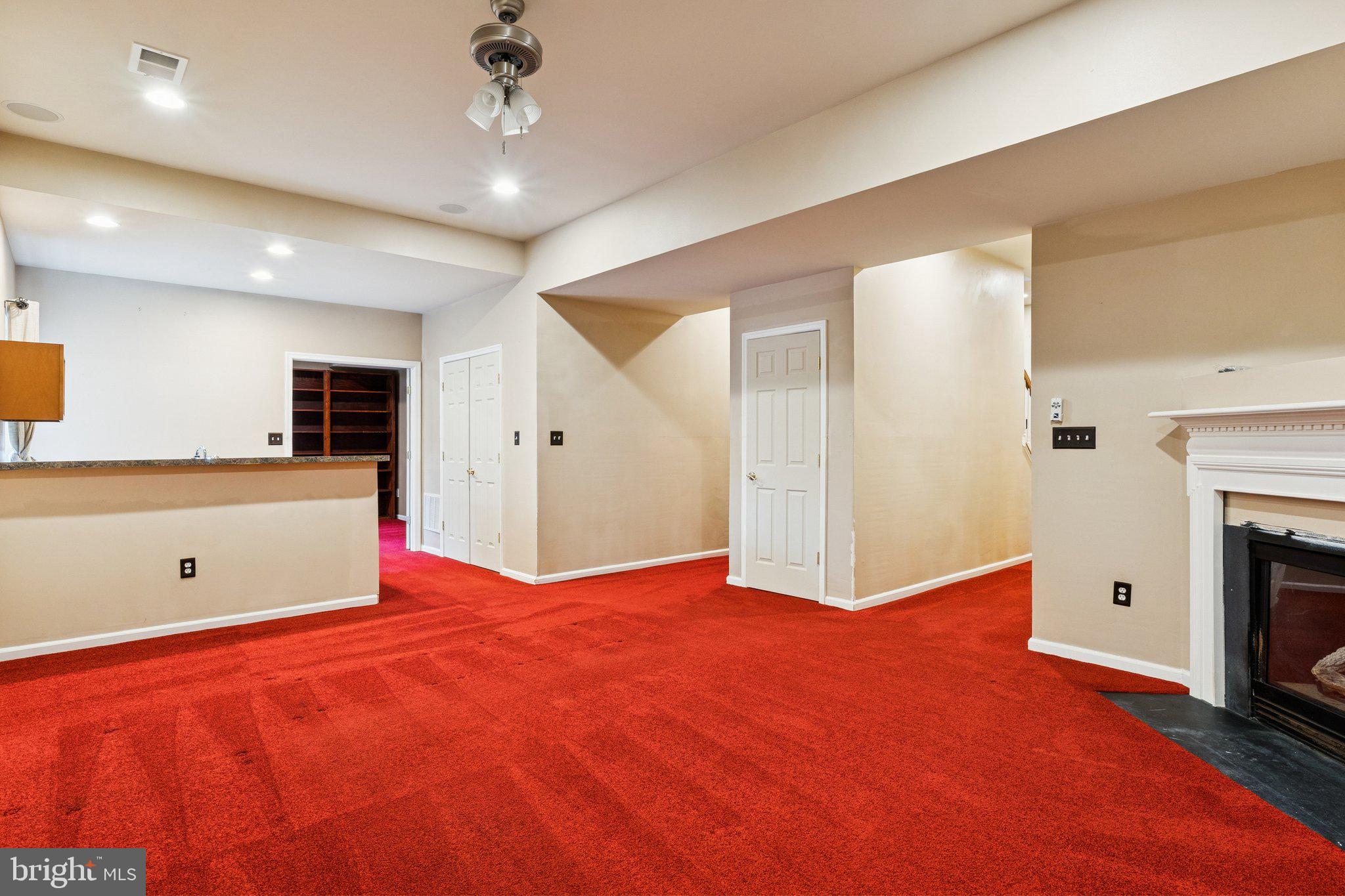 2086 DOWNSHIRE COURT