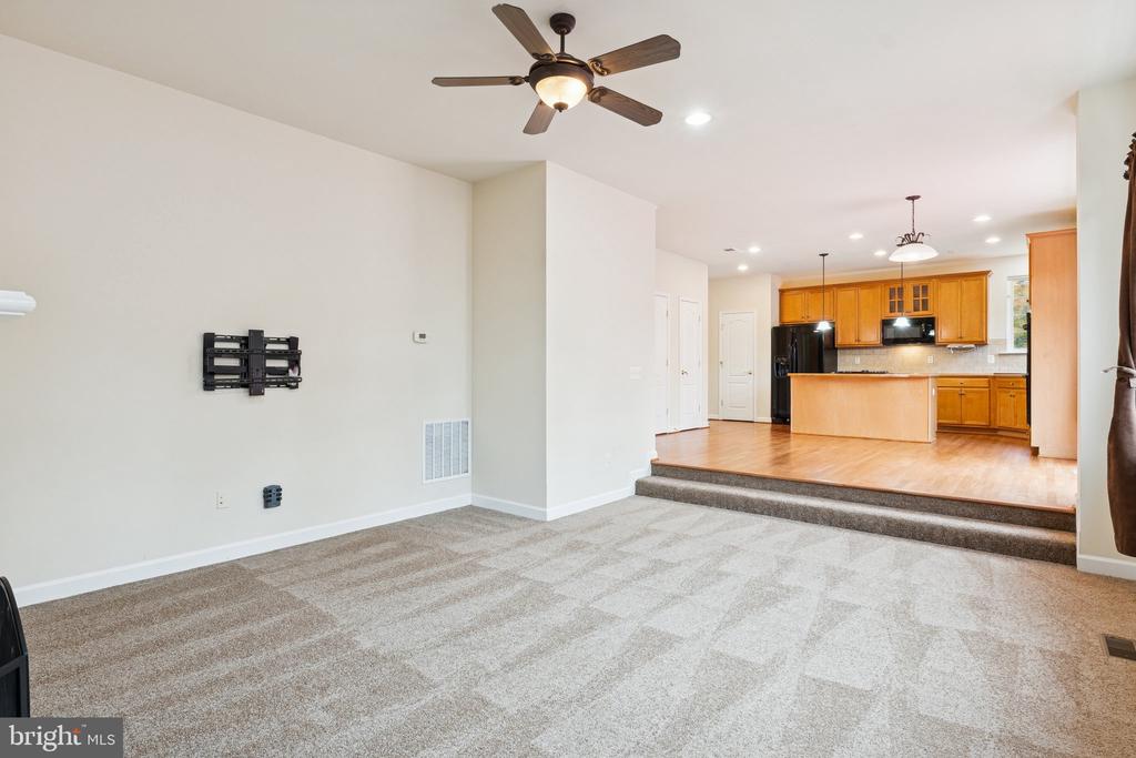 2086 DOWNSHIRE COURT