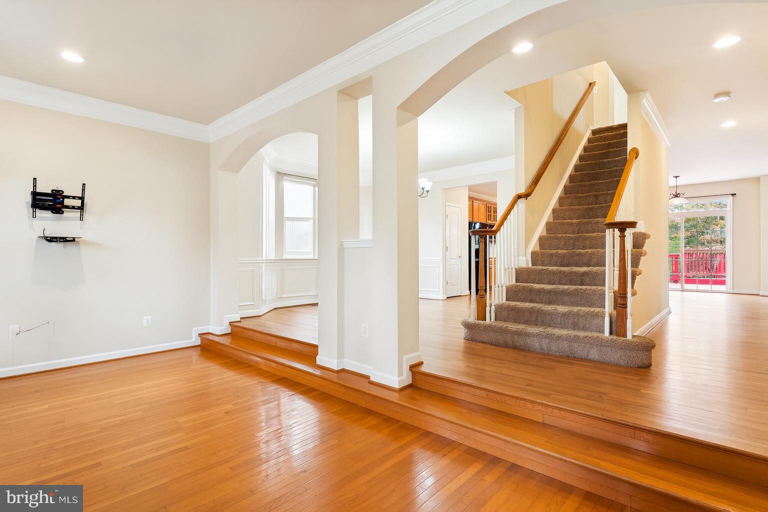 2086 DOWNSHIRE COURT