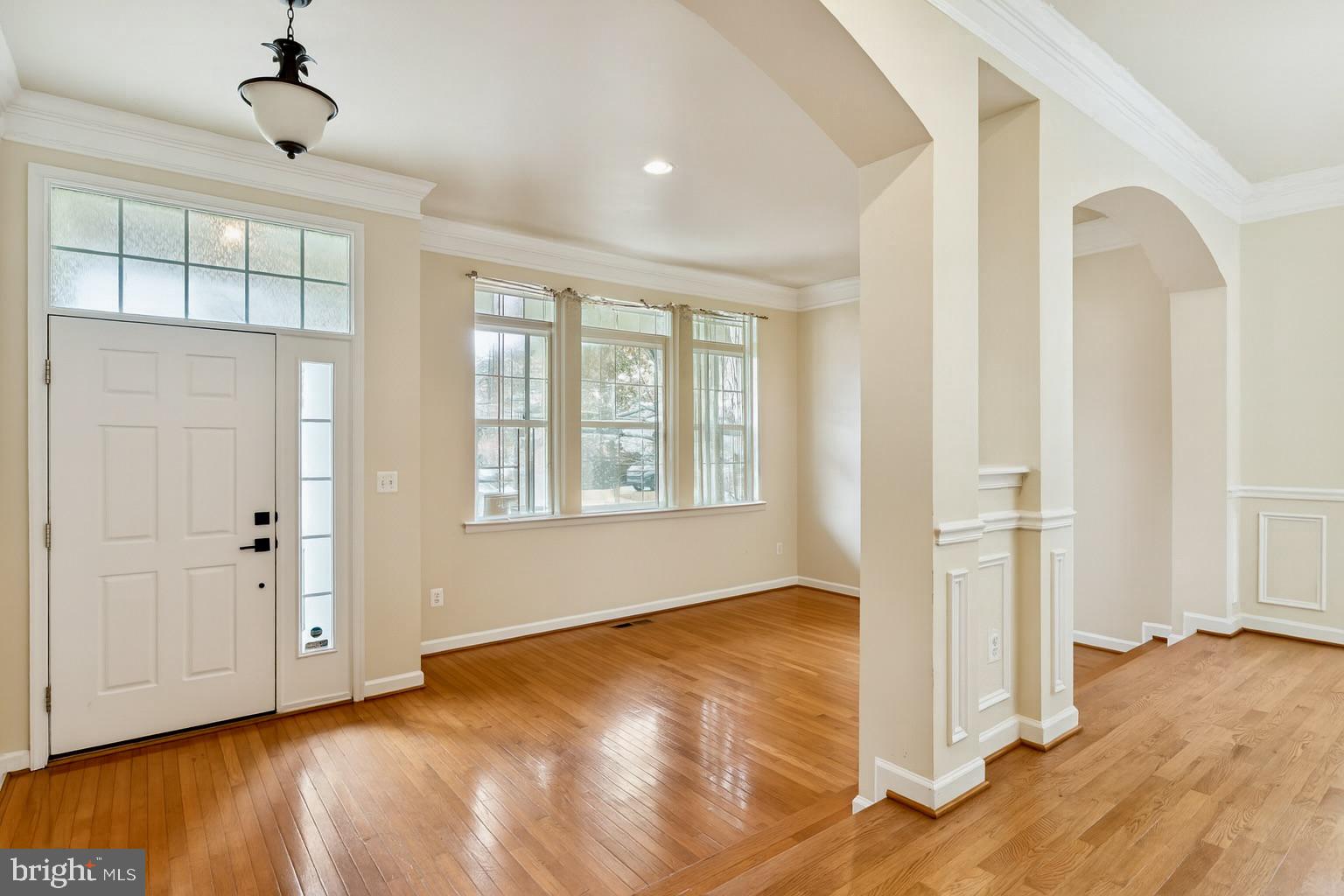 2086 DOWNSHIRE COURT