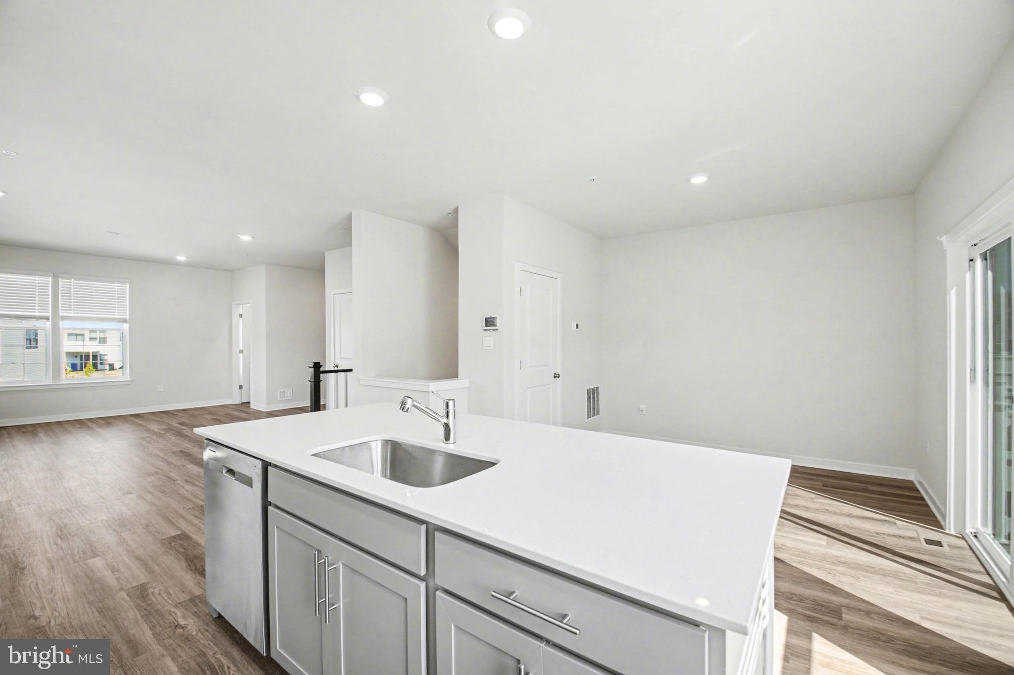 548 SWIFT HERON AVE