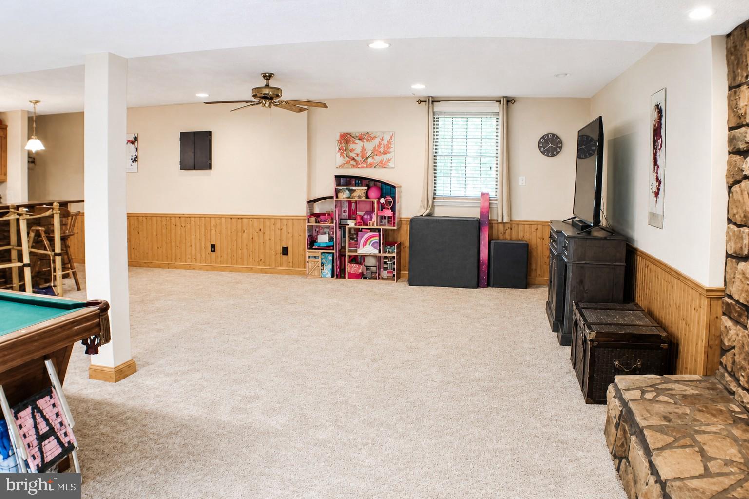 8809 DOVE DRIVE