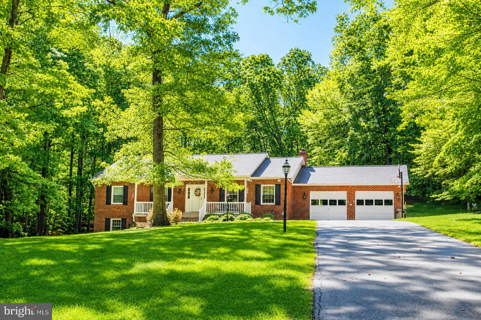 8809 DOVE DRIVE