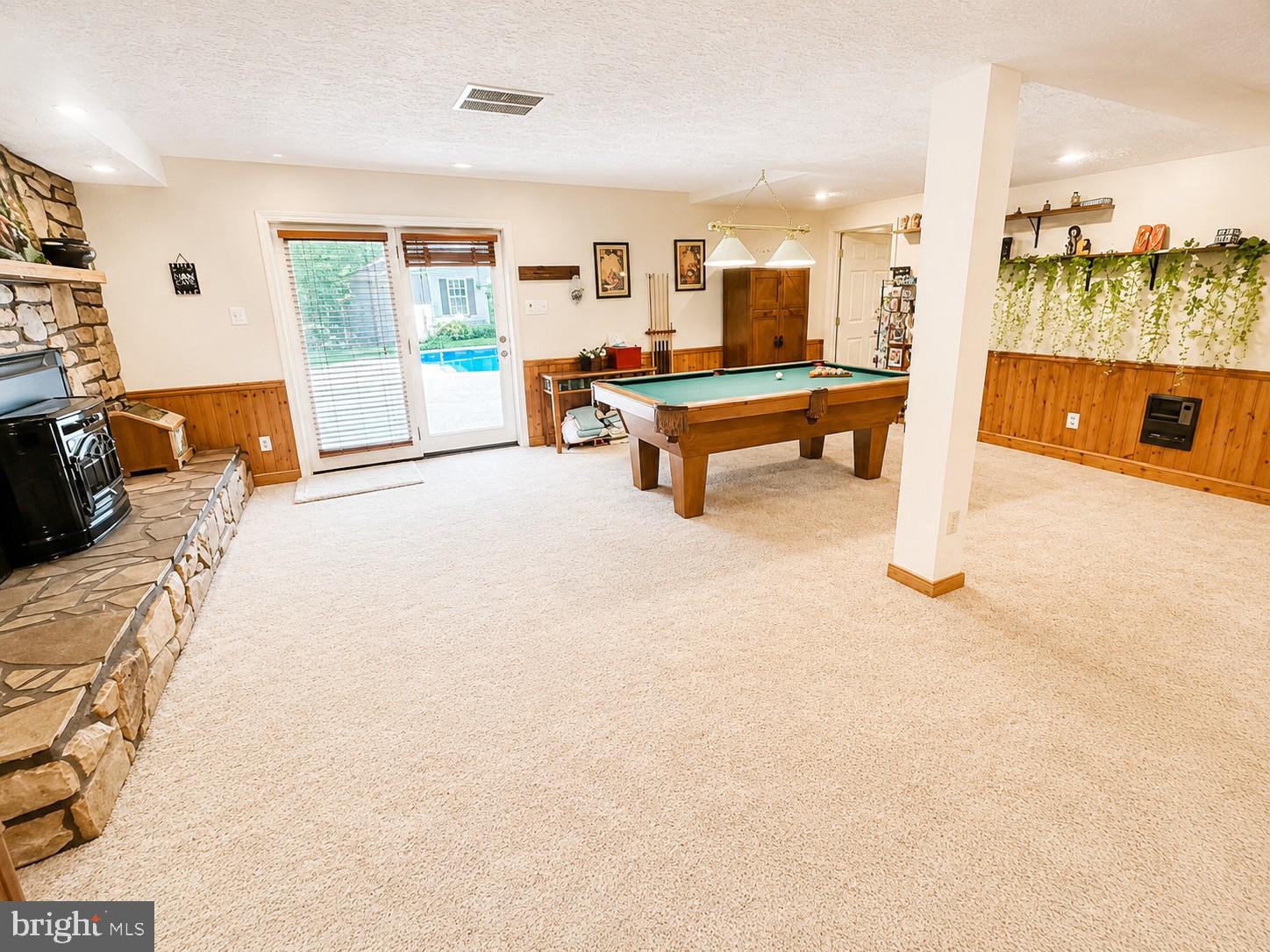 8809 DOVE DRIVE