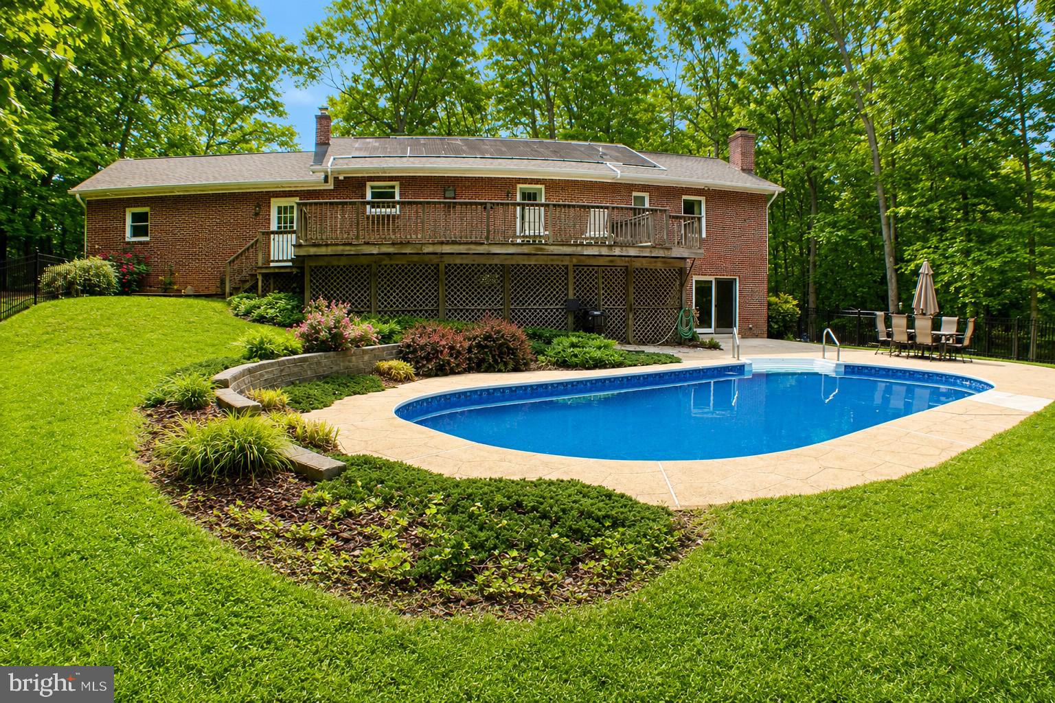 8809 DOVE DRIVE