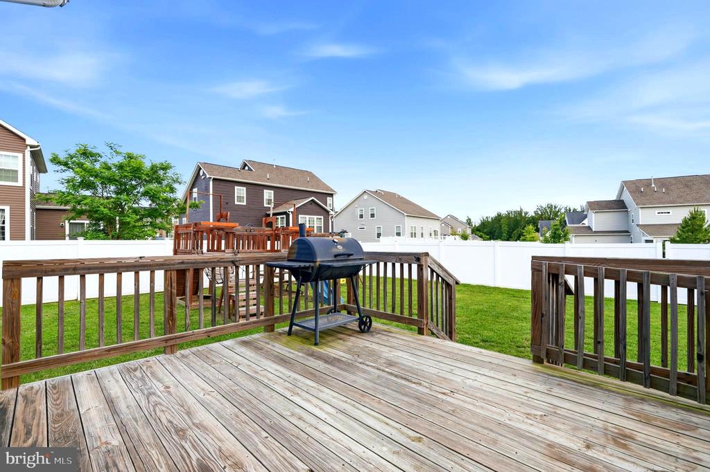 2413 BELDEN LANE