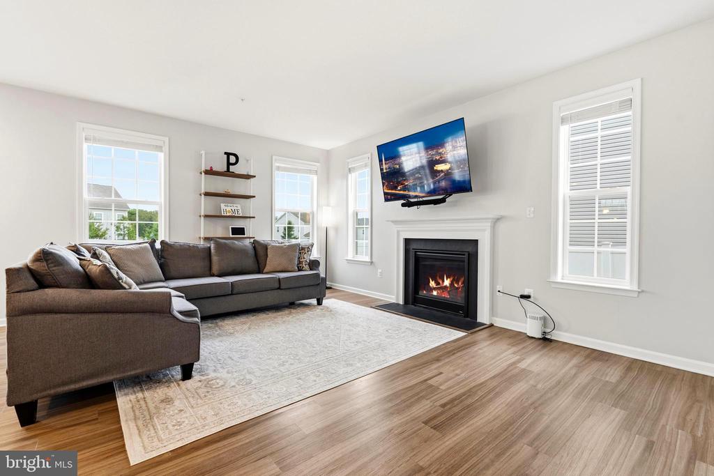 2413 BELDEN LANE