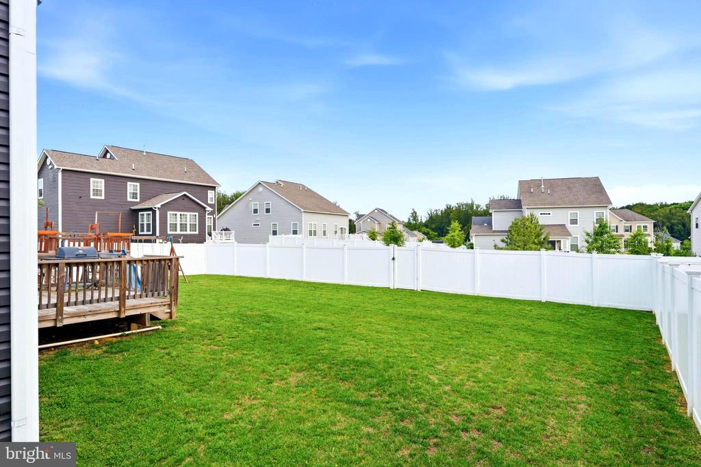 2413 BELDEN LANE