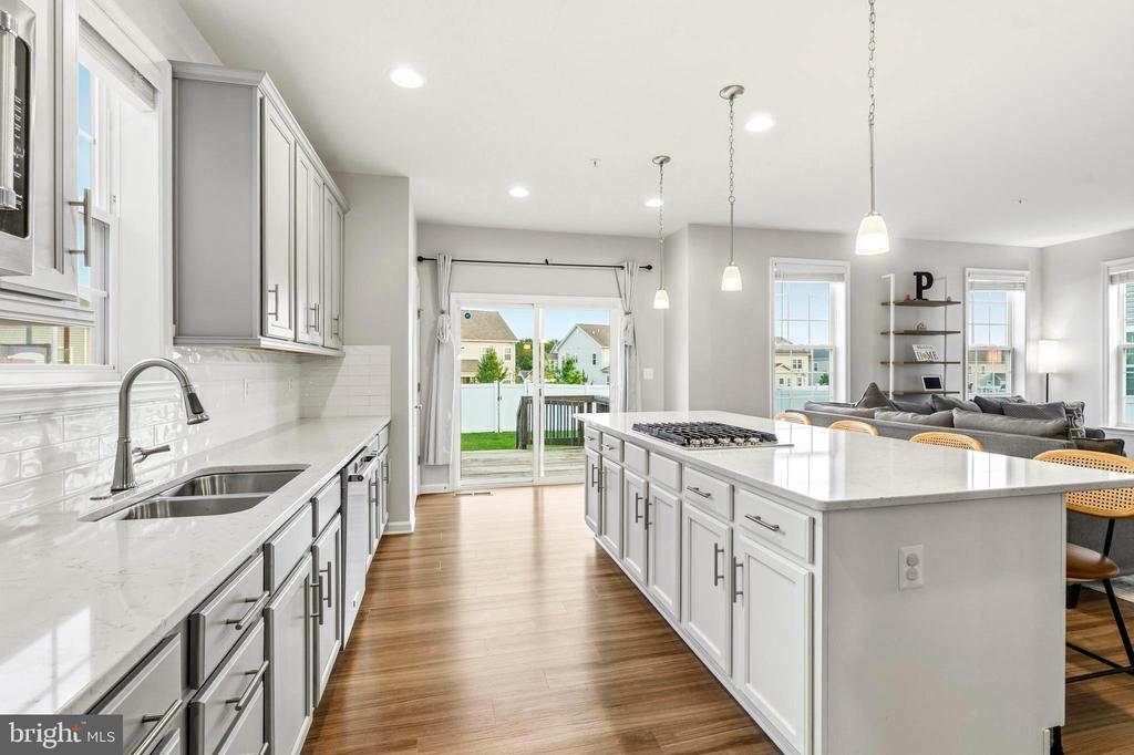 2413 BELDEN LANE