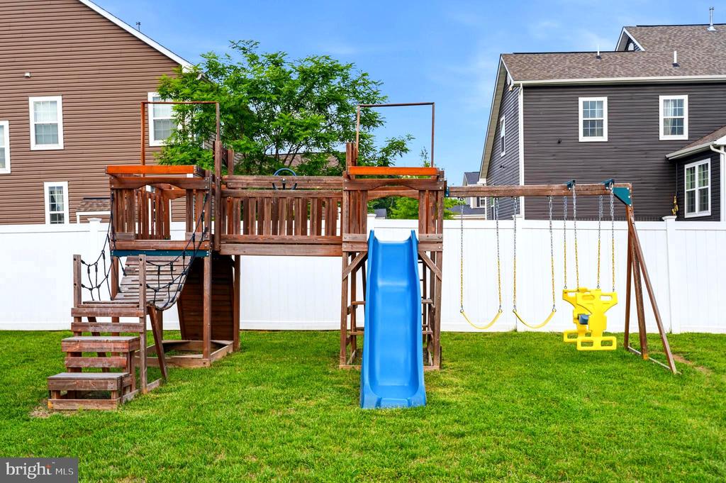 2413 BELDEN LANE