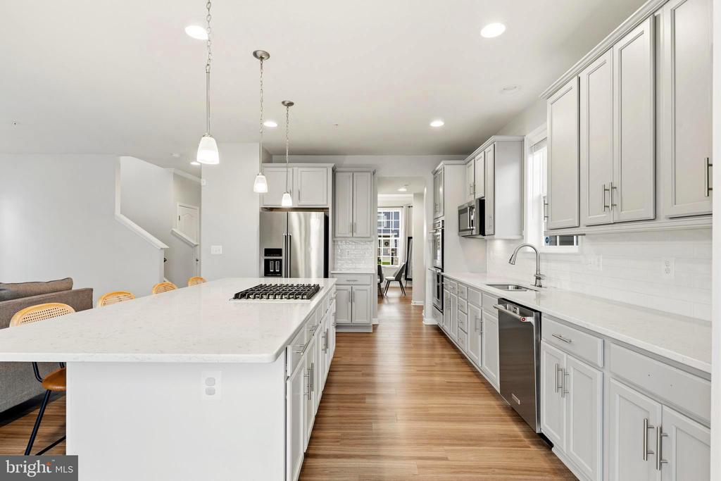 2413 BELDEN LANE
