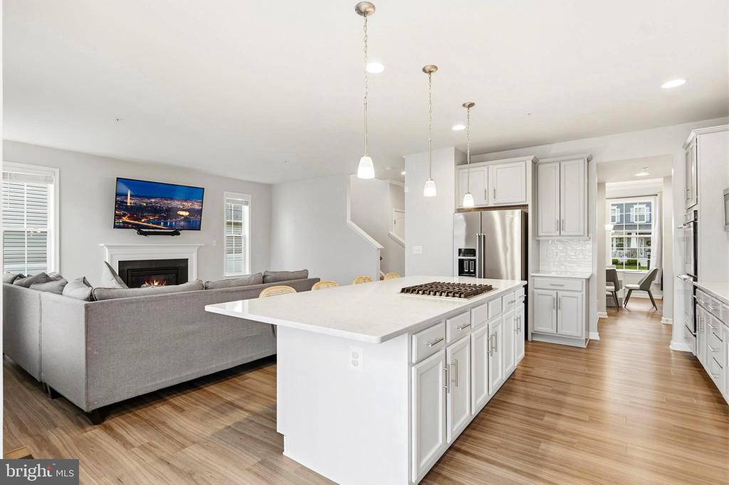 2413 BELDEN LANE