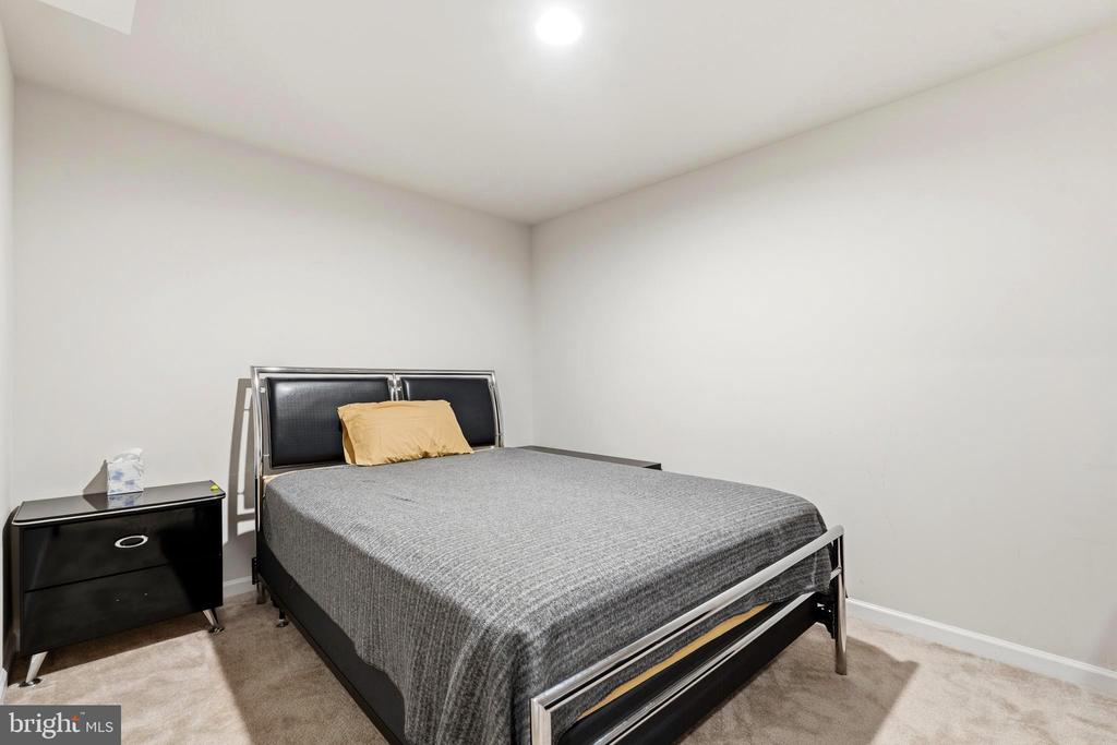 2413 BELDEN LANE