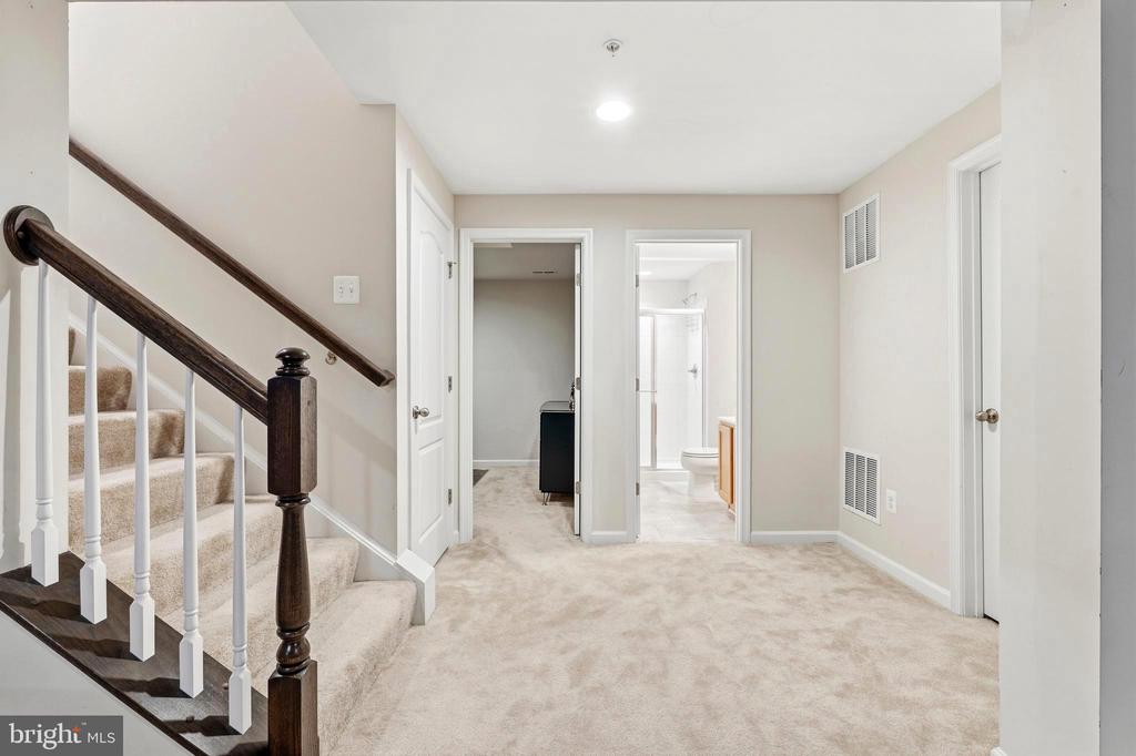 2413 BELDEN LANE