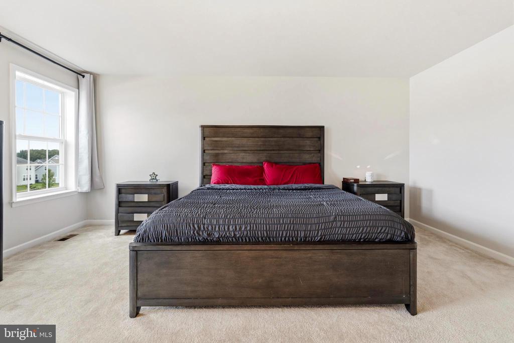 2413 BELDEN LANE