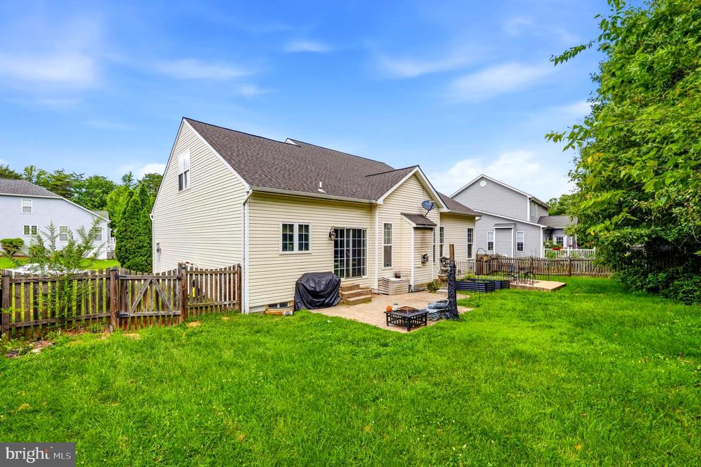 1004 GLEN OAK COURT