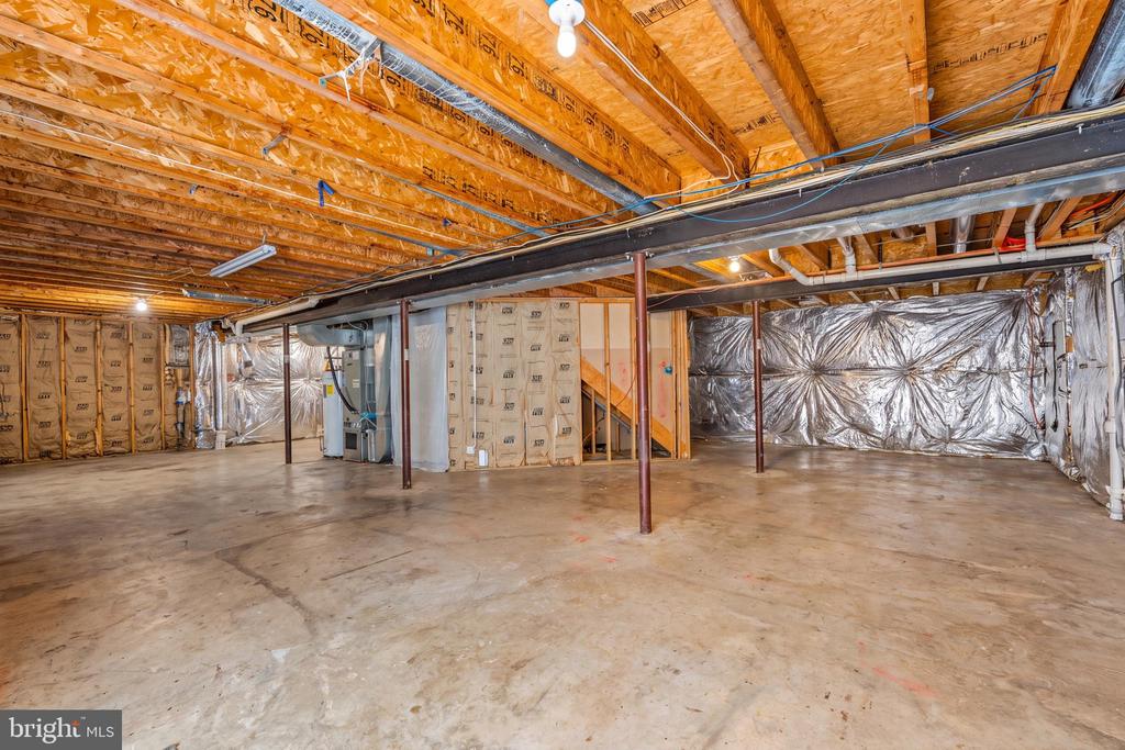 1004 GLEN OAK COURT