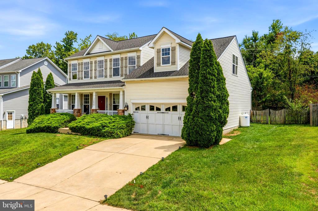 1004 GLEN OAK COURT