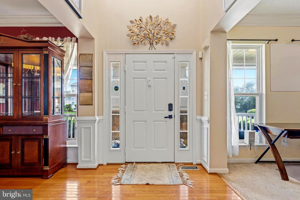 1004 GLEN OAK COURT