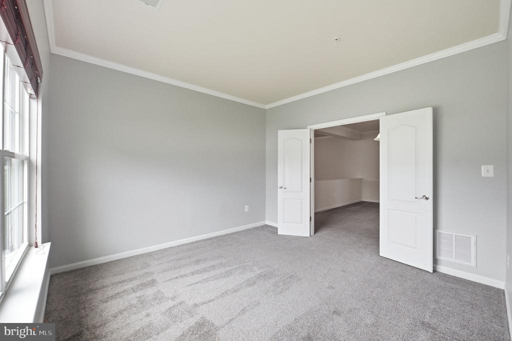 4873 PEPPERWOOD COURT